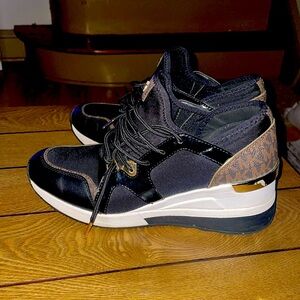 Michael Kors sneakers♥️♥️ Soo Cute